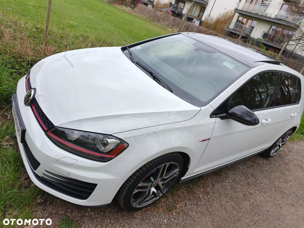 Volkswagen Golf - 8