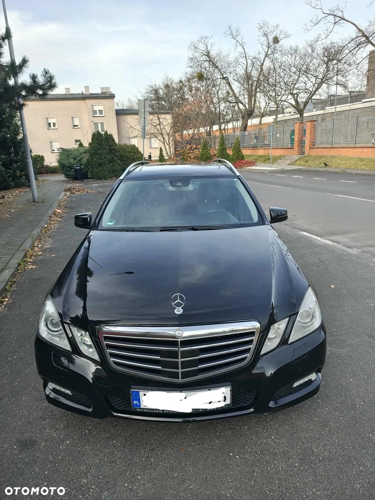Mercedes-Benz Klasa E 300 CDI BlueEff Avantgarde - 1