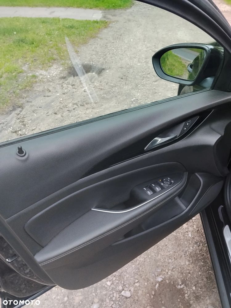 Opel Insignia - 11