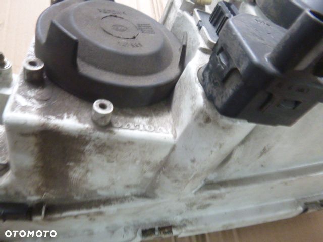 LAMPA PRAWY PRZÓD PRAWA PRZEDNIA VOLVO S40 LIFT - 25