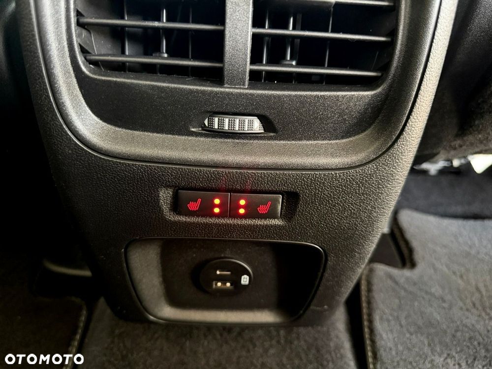 Ford Kuga - 27
