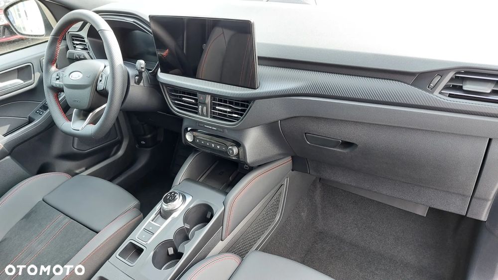 Ford Kuga 1.5 EcoBoost FWD ST-Line X - 18