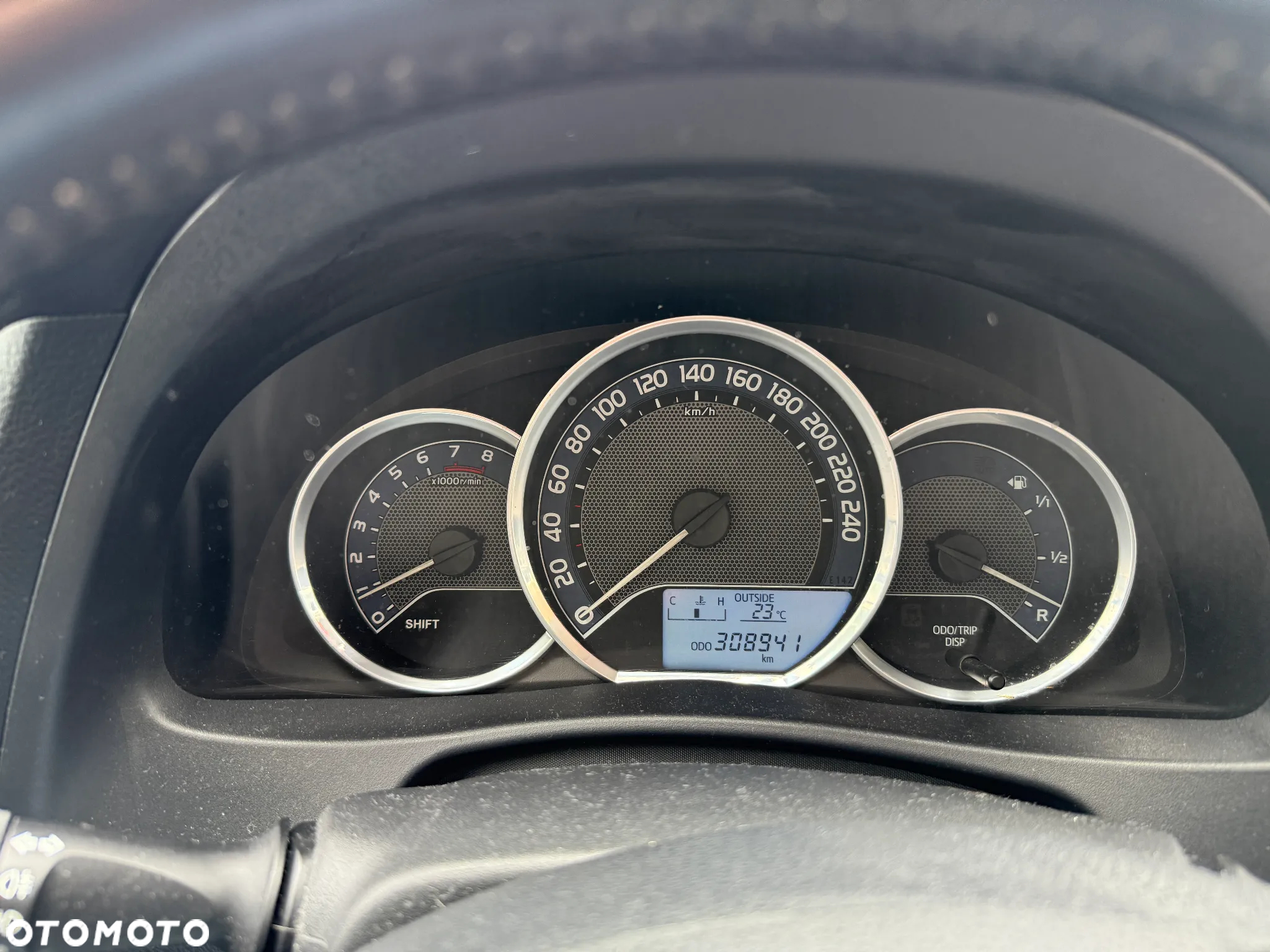 Toyota Auris 1.6 Premium - 16