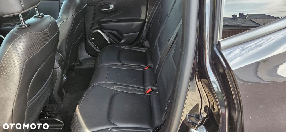 Jeep Renegade 1.3 T-GDI Limited - 12