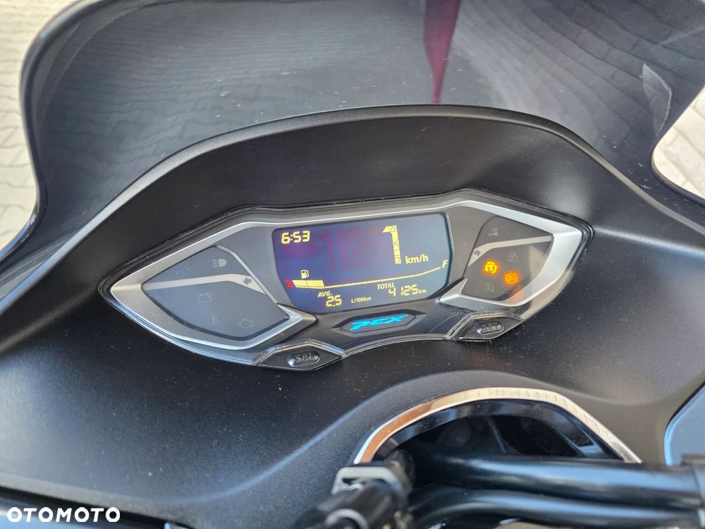 Honda PCX - 10