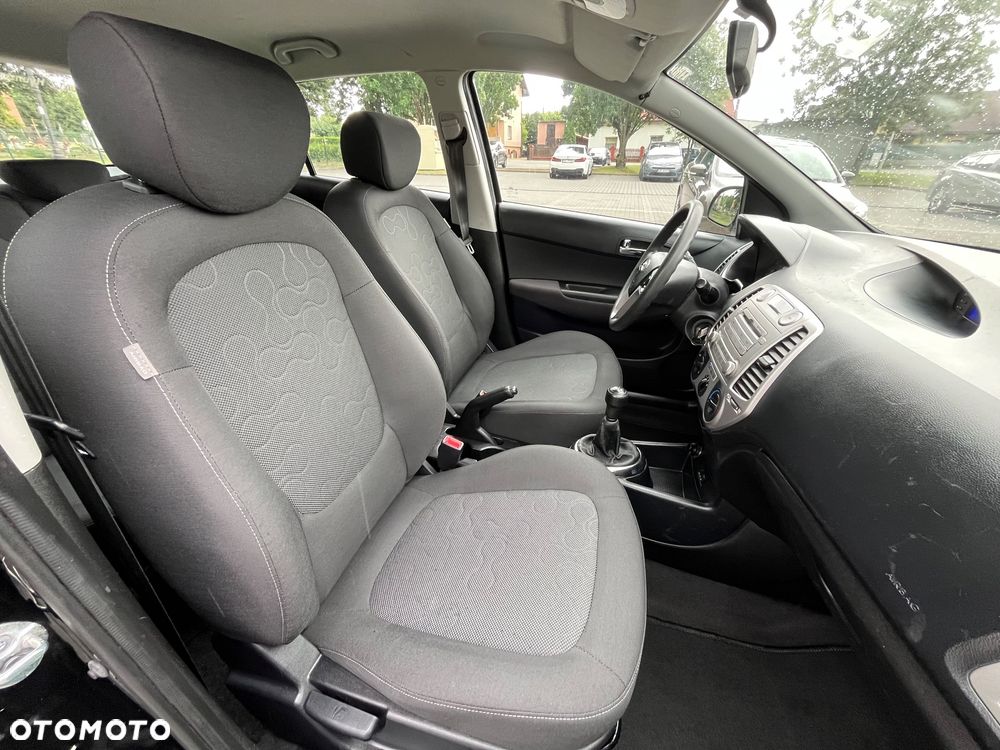 Hyundai i20 1.2 FIFA WM Edition - 20