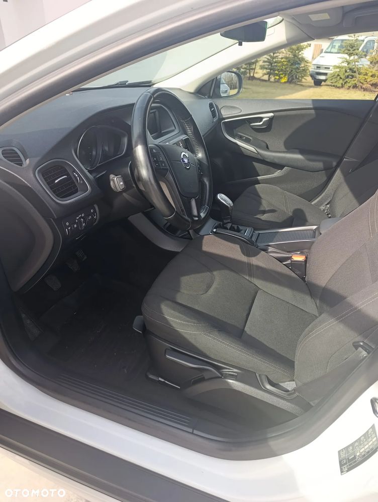 Volvo V40 Cross Country D2 Momentum - 3