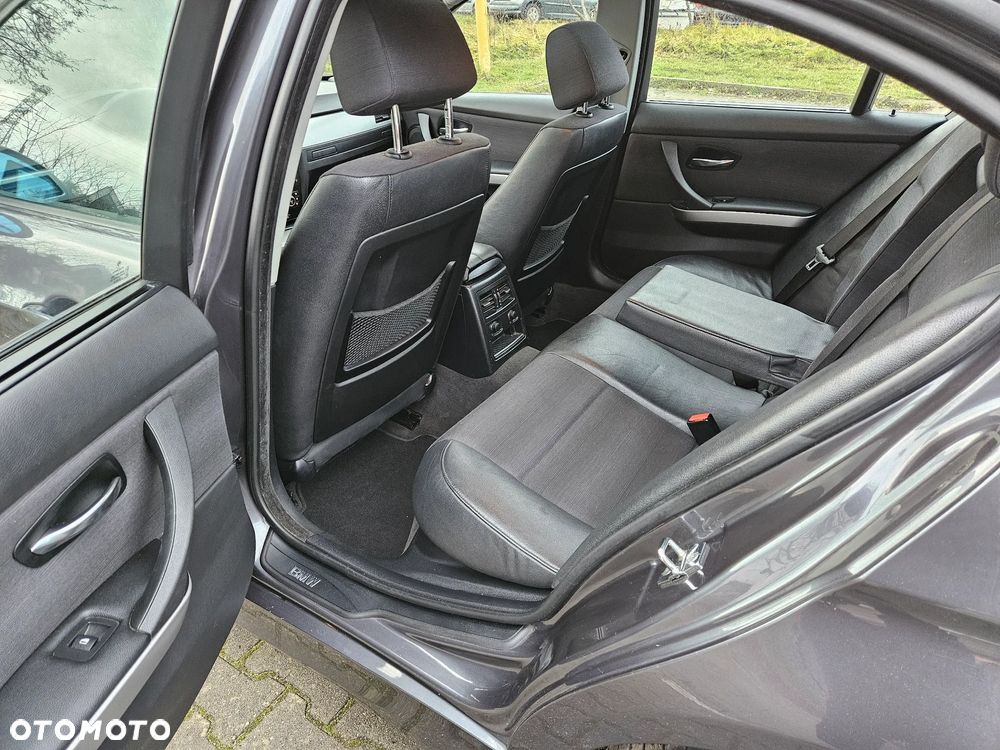 BMW Seria 3 320i - 15