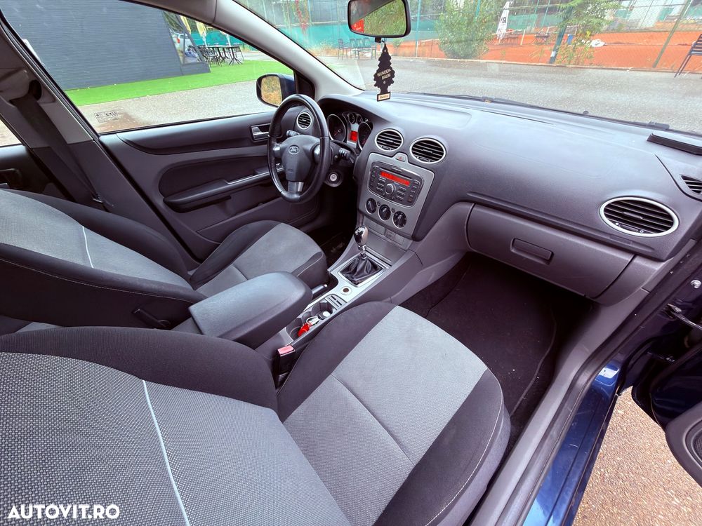 FORD Focus 2011 — imagine 8