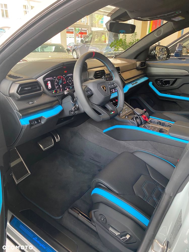Lamborghini Urus - 11