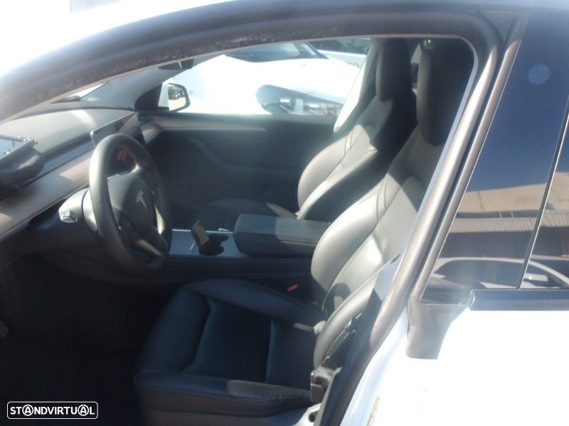 Tesla Model Y Long Range Dual Motor AWD - 4
