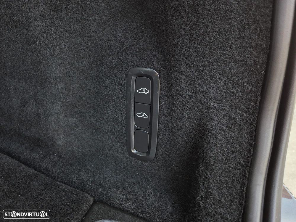 Volvo XC 60 2.0 T8 PHEV Inscription AWD - 53