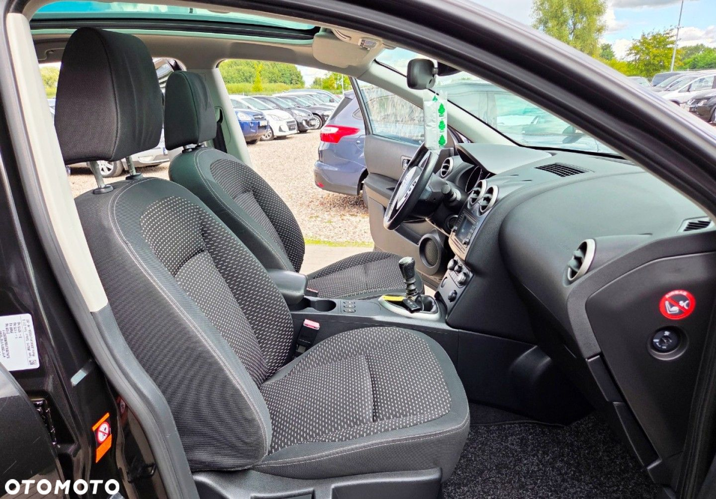 Nissan Qashqai+2 - 30