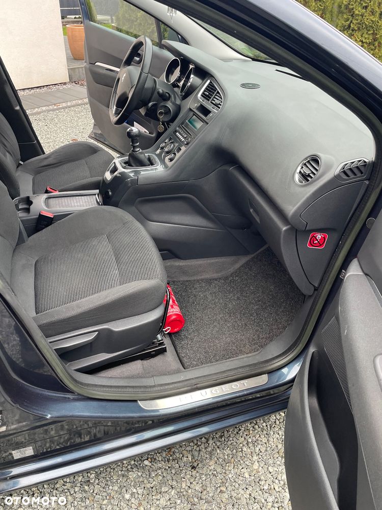 Peugeot 5008 HDI FAP 115 Family - 10