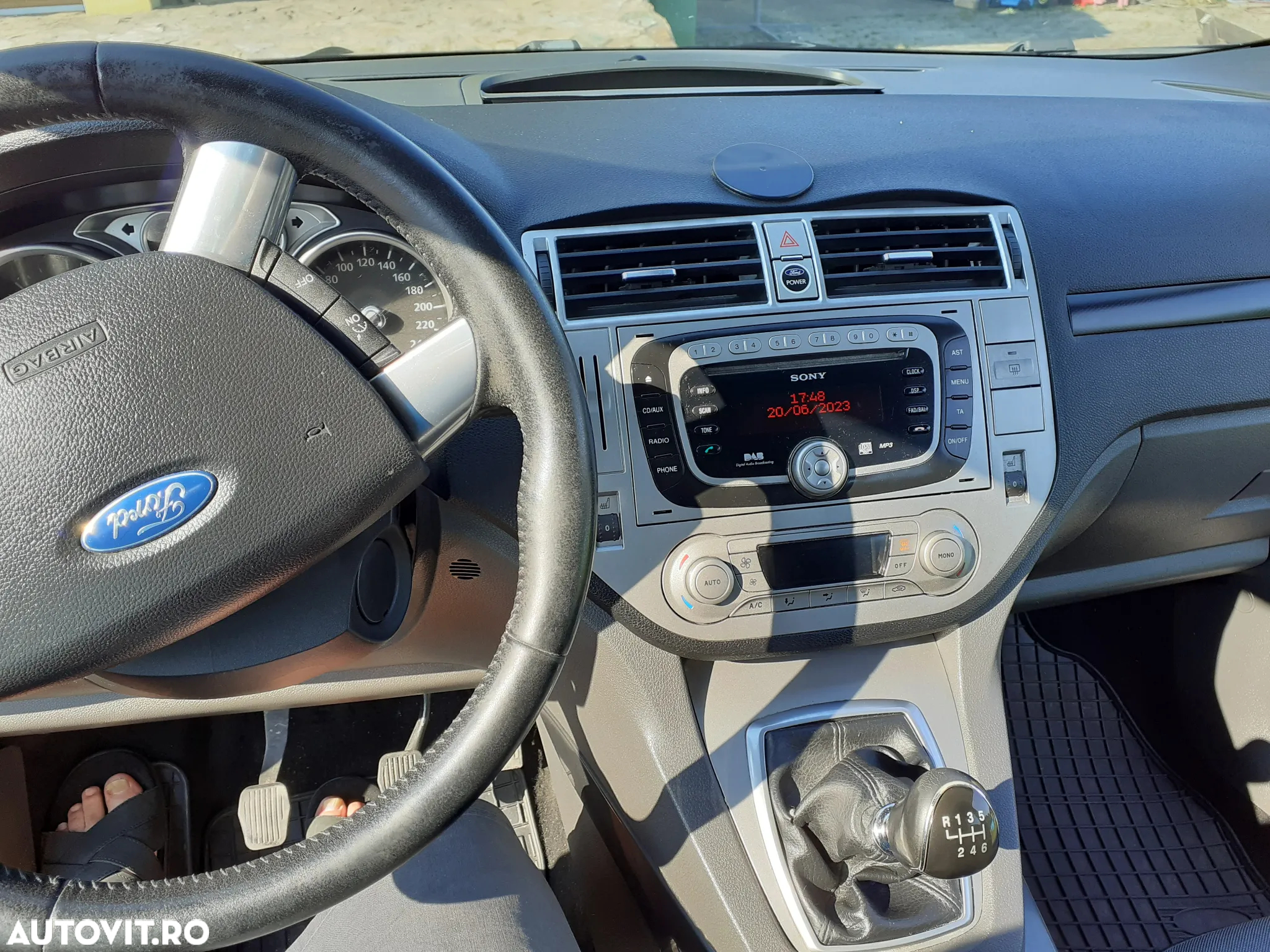 Ford Kuga - 10