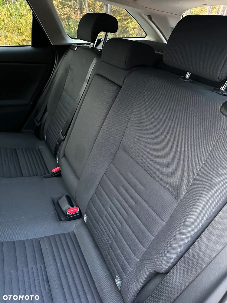 Toyota Auris - 12