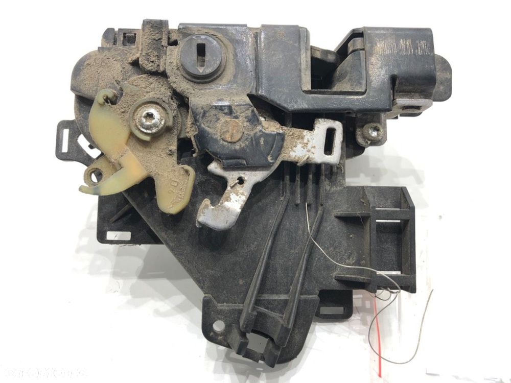 ZAMEK DRZWI PRAWY TYŁ  SKODA ROOMSTER Praktik (5J) 2007 - 2015 1.4 TDI 59 kW [80 KM] olej napędowy - 2
