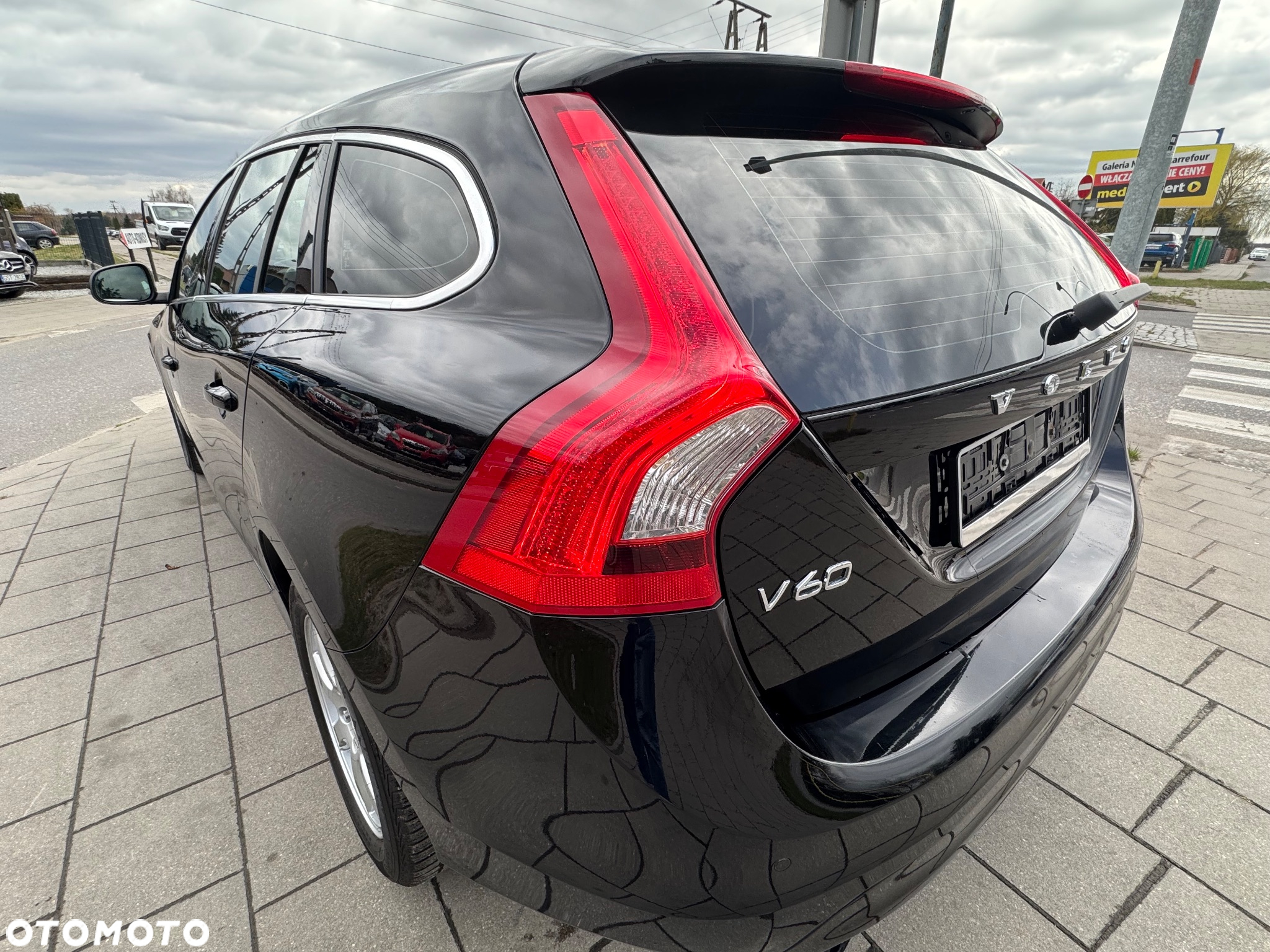 Volvo V60 D4 Momentum - 8