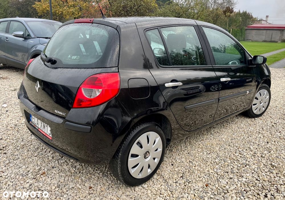 Renault Clio 1.2 16V 75 Dynamique - 21