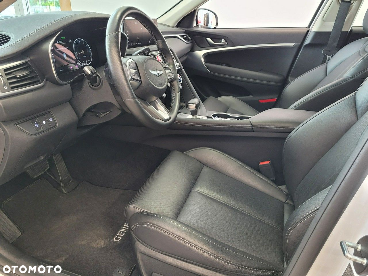 Genesis G70 - 32