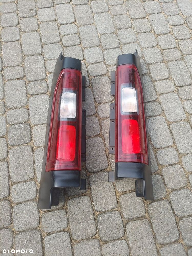 Lampy tylne lewa prawa Renault trafic III - 1
