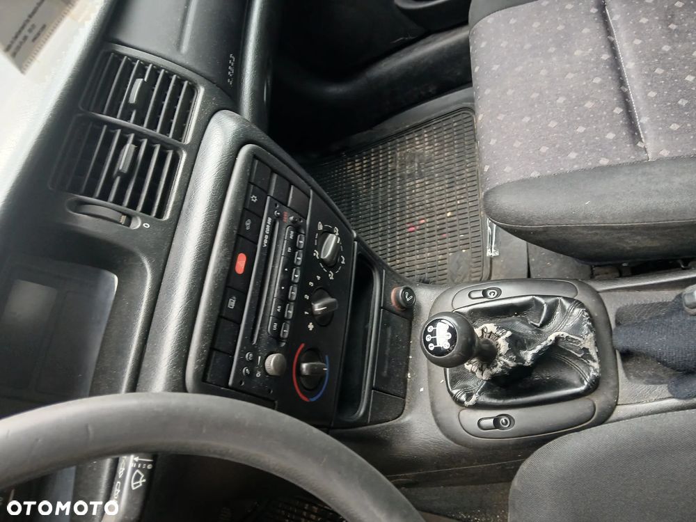 OPEL VECTRA B LIFT HB L157 fotel fotele kanapa deska kokpit podsufitka boczek boczki klamka - 5