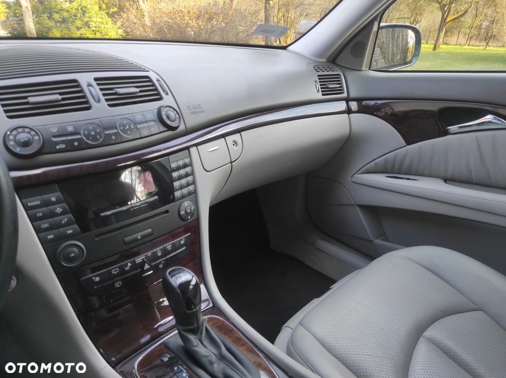 Mercedes-Benz Klasa E - 17