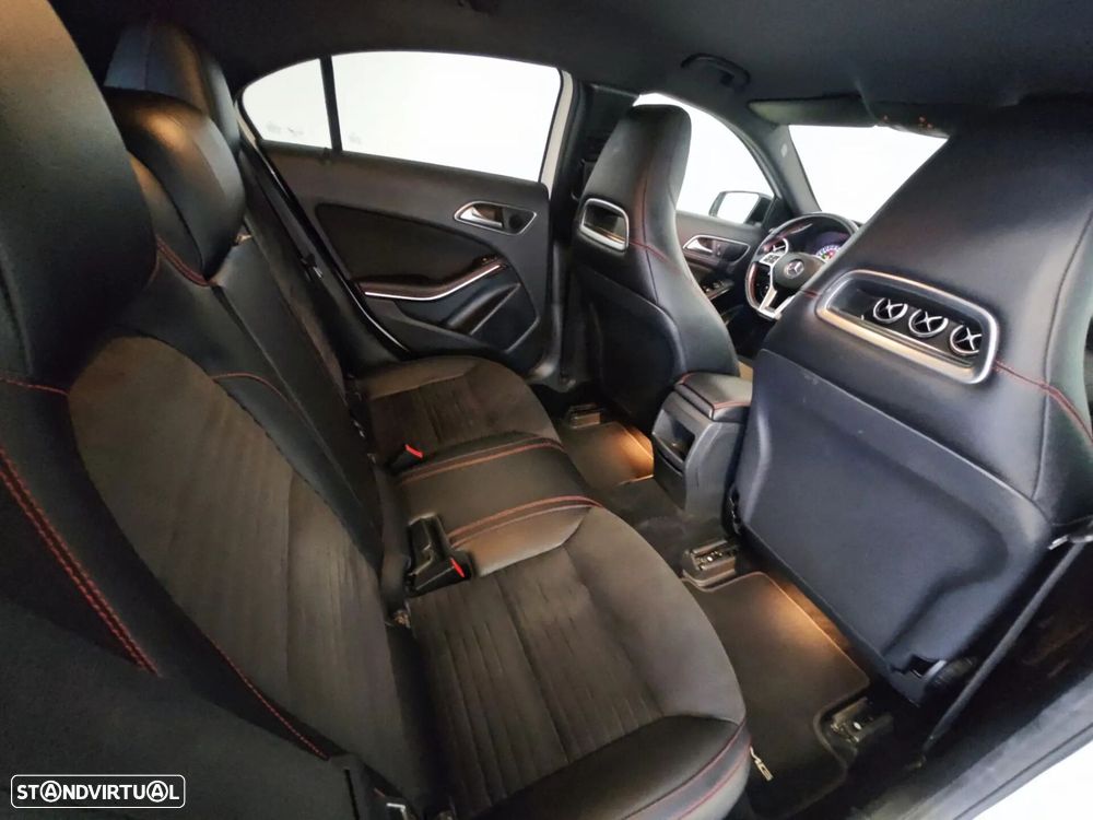 Mercedes-Benz A 180 (BlueEFFICIENCY) 7G-DCT AMG Sport - 43