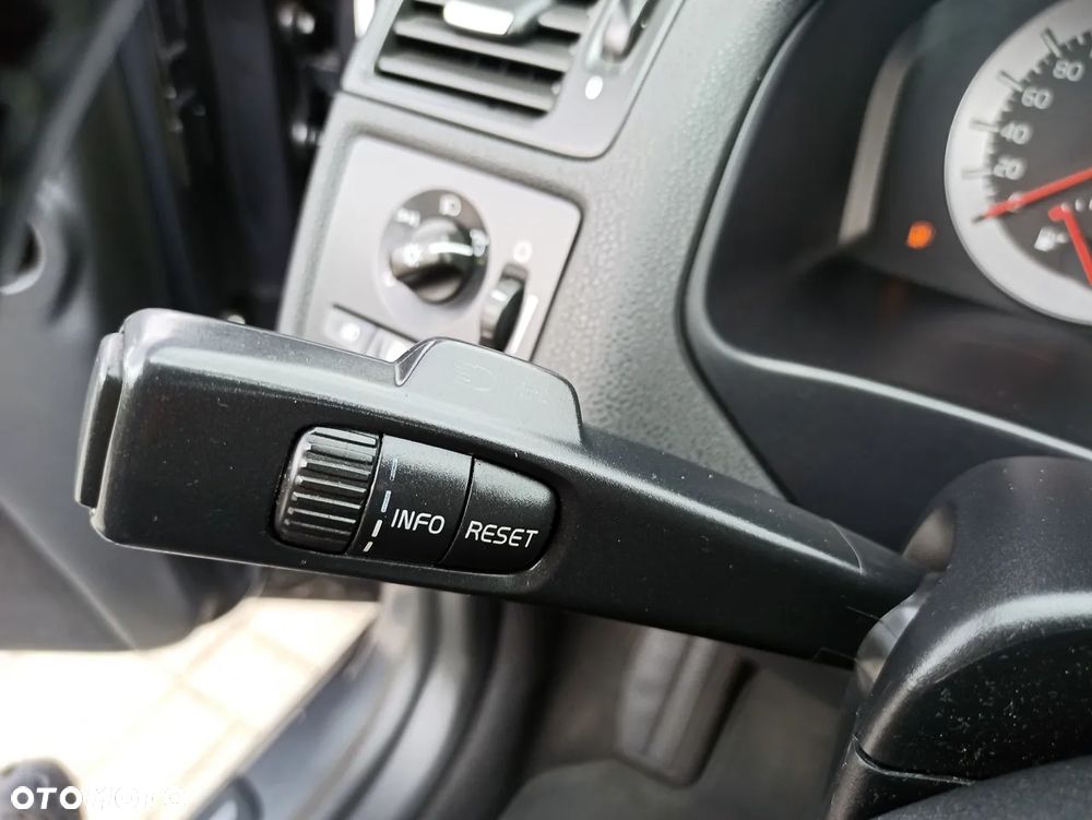 Volvo V50 D5 DPF Momentum - 32