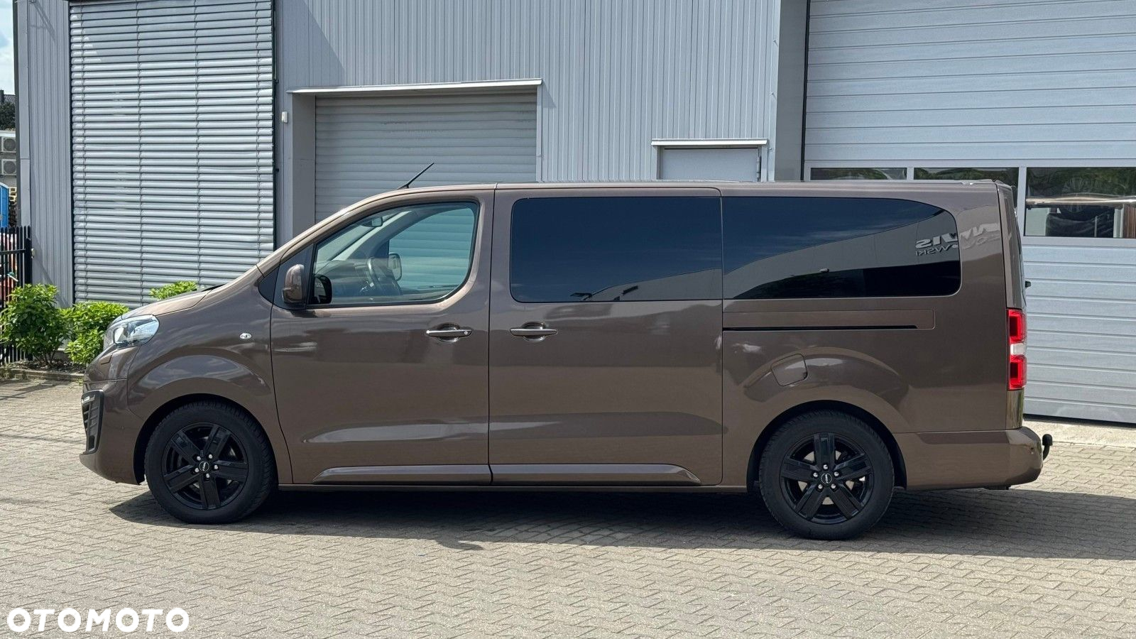 Peugeot Traveller - 4