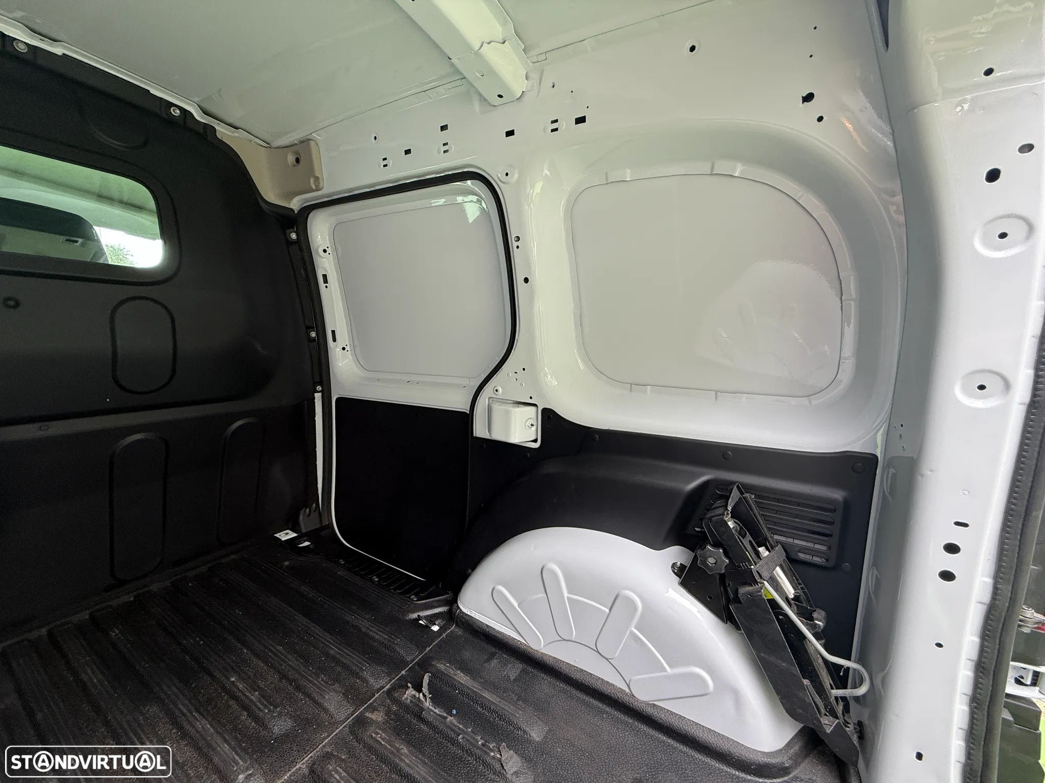 Renault KANGOO 3L - 10