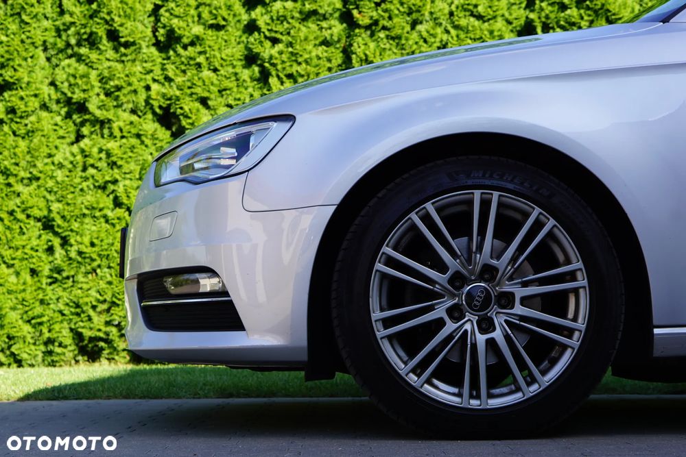 Audi A3 Sportback 2.0 TDI S tronic - 23