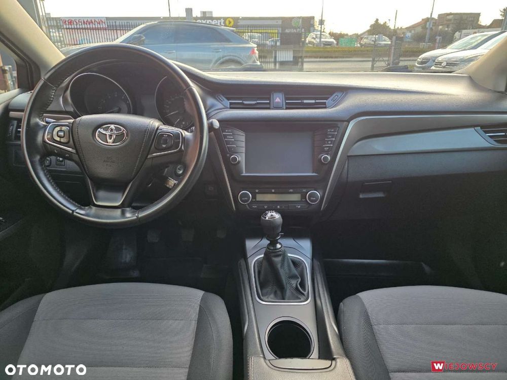 Toyota Avensis - 18