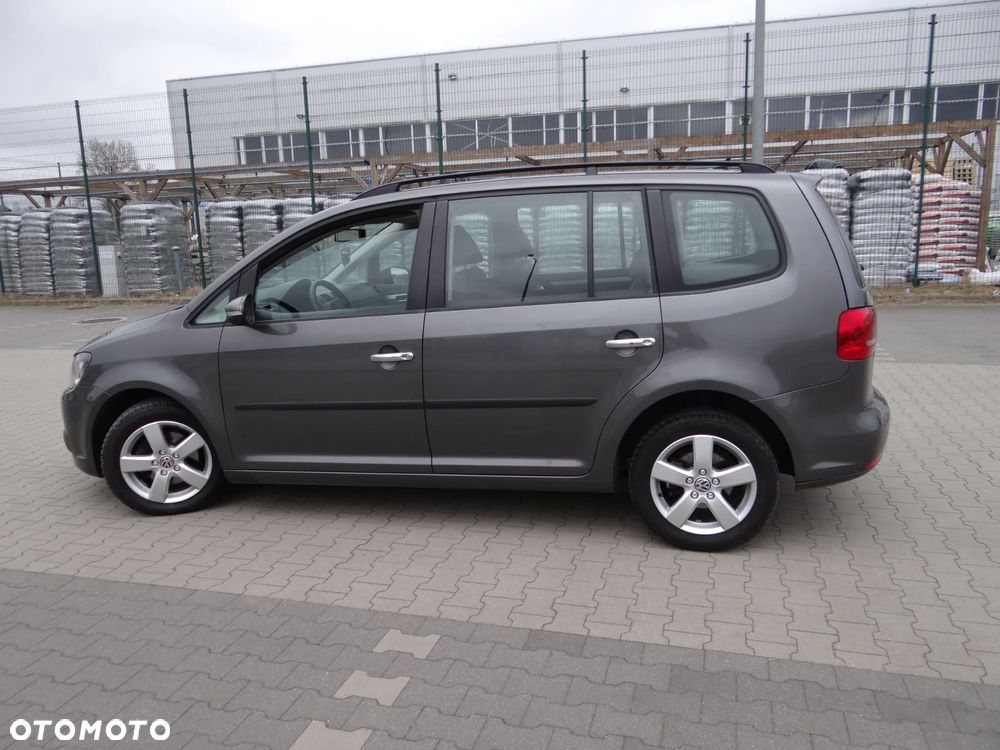 Volkswagen Touran - 4