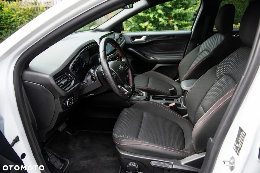 Ford Focus 1.0 EcoBoost Hybrid ST-LINE - 18