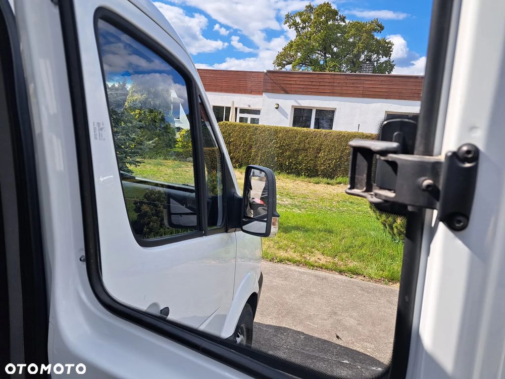 Mercedes-Benz Sprinter - 16