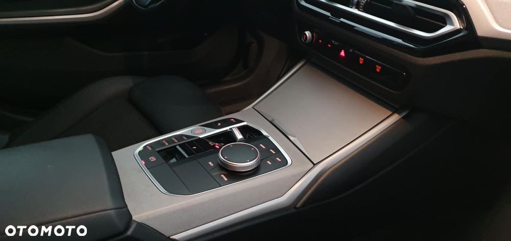 BMW Seria 3 320d xDrive - 7