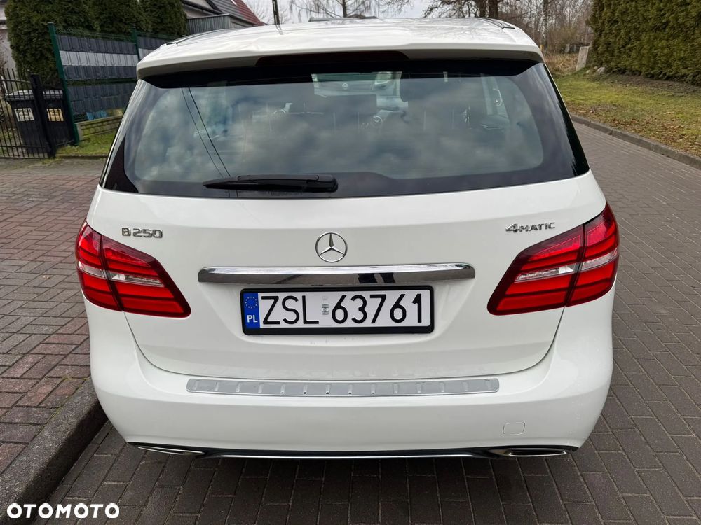Mercedes-Benz Klasa B 250 4Matic 7G-DCT UrbanStyle Edition - 6
