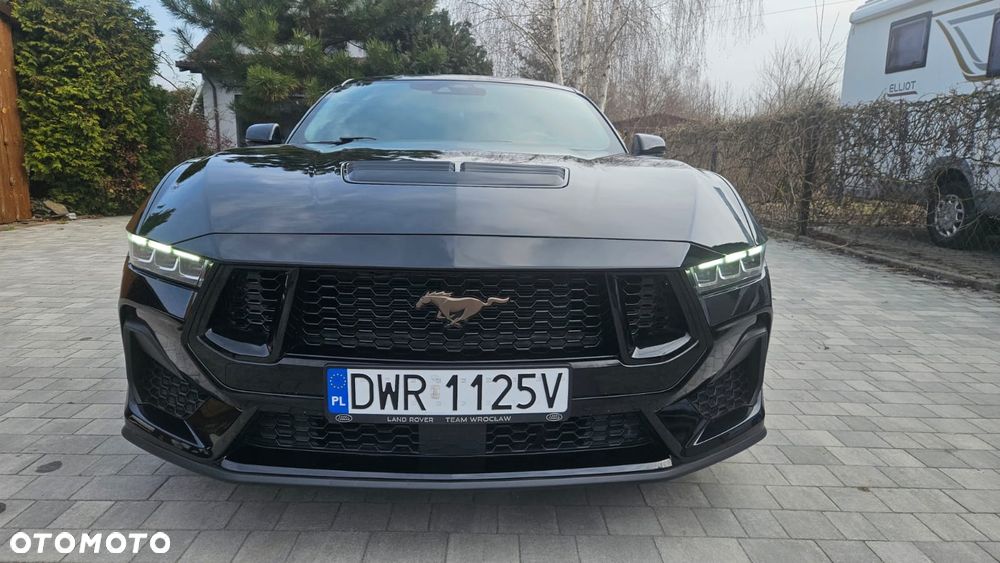 Ford Mustang - 4