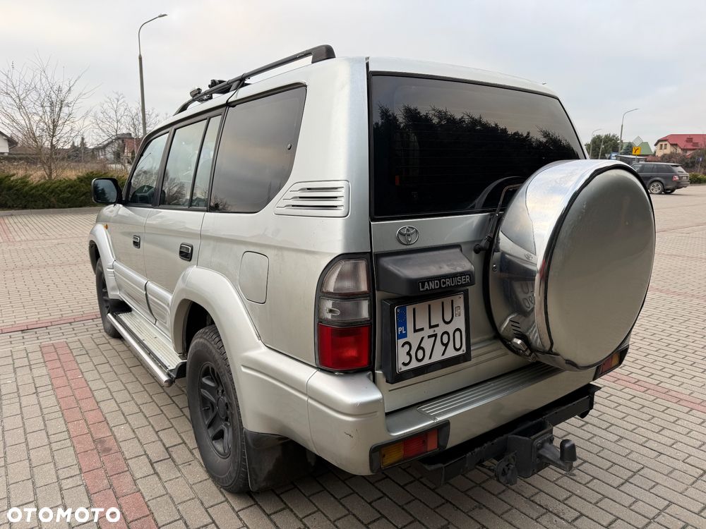 Toyota Land Cruiser - 5