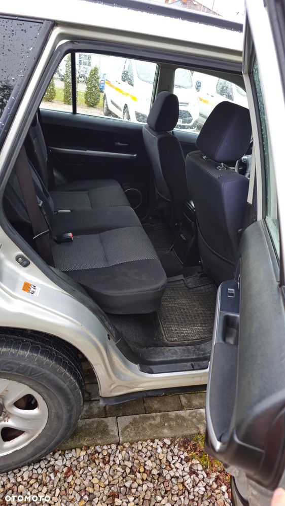 Suzuki Grand Vitara 2.0 - 7