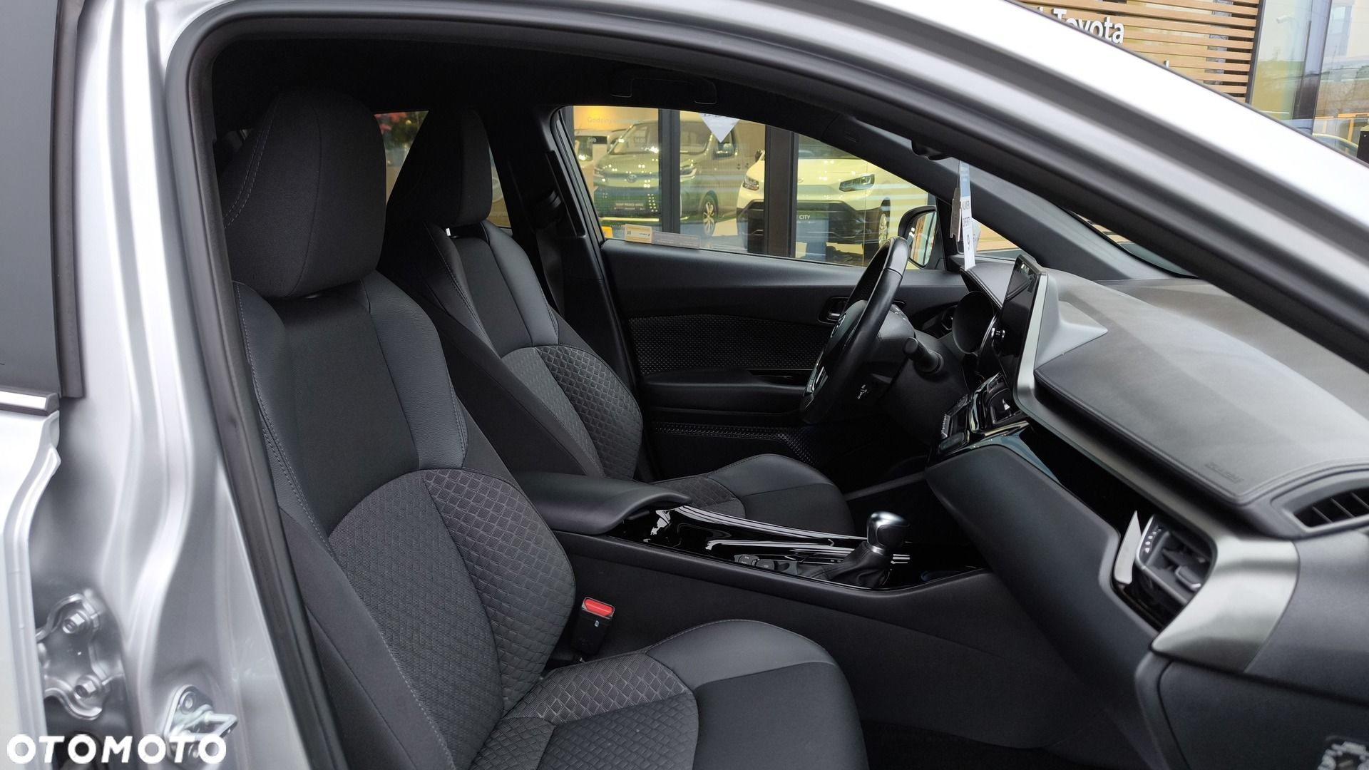 Toyota C-HR - 15