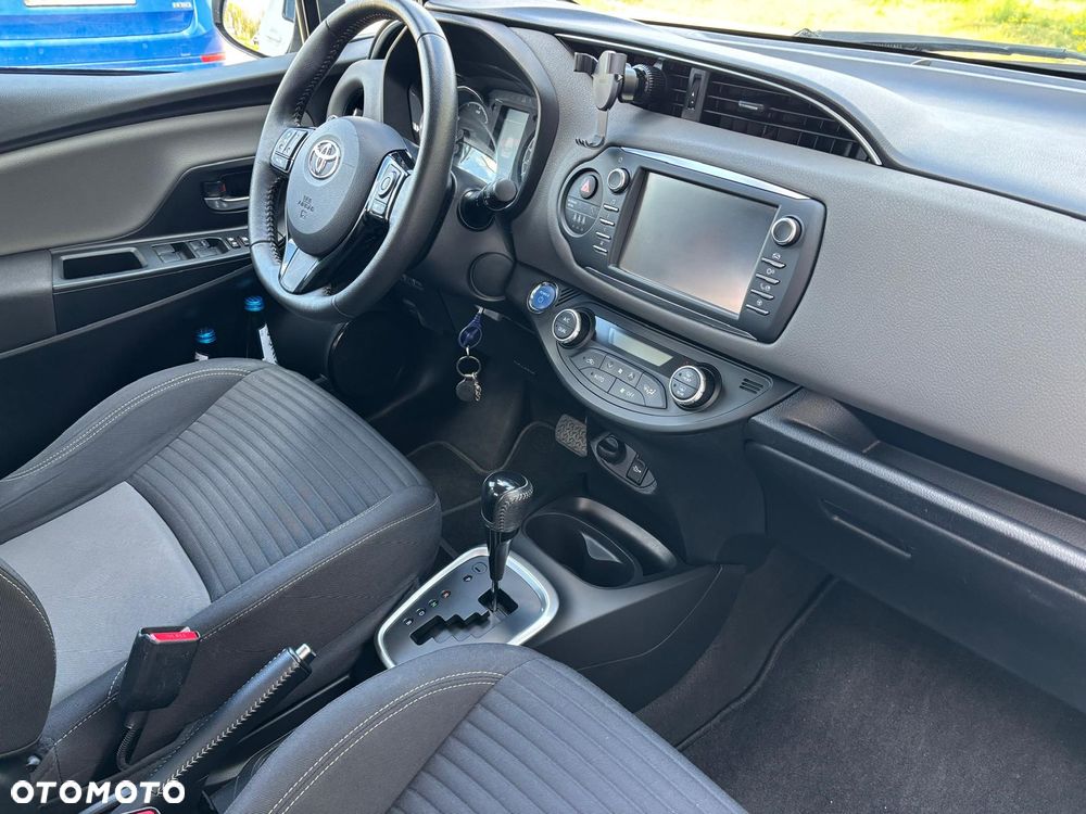 Toyota Yaris Hybrid 100 Premium EU6 - 4