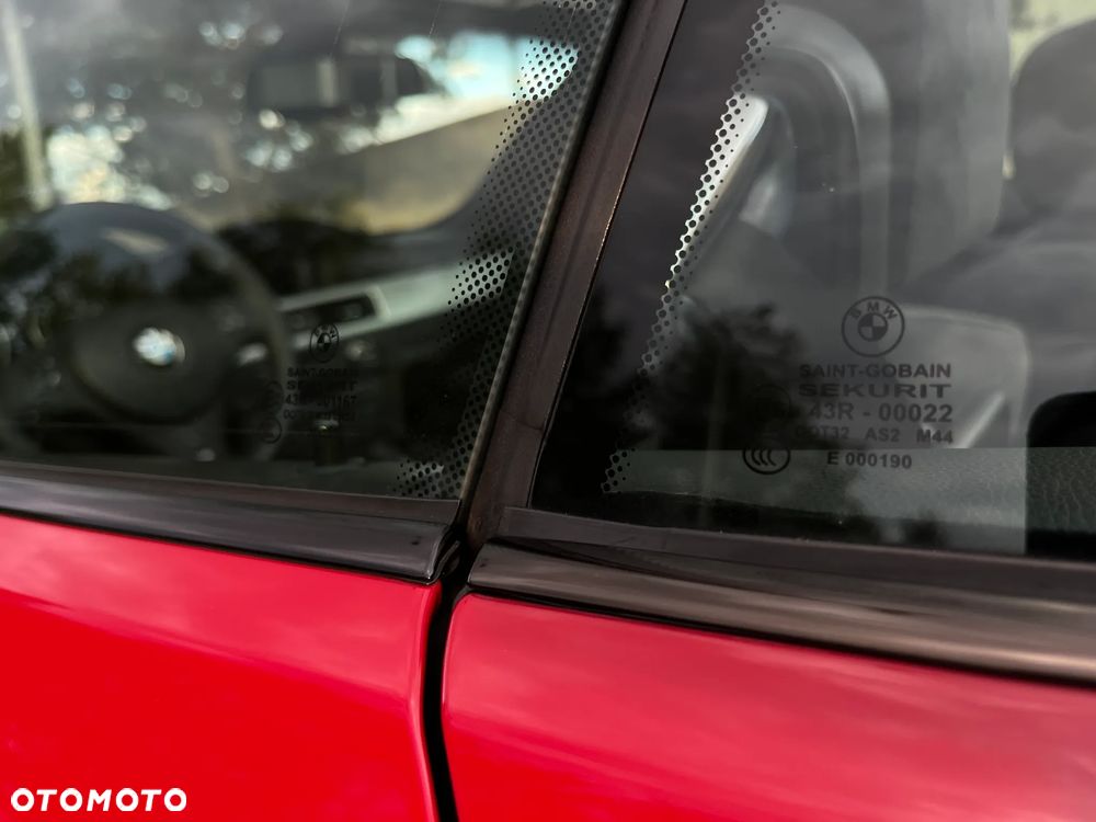 BMW Seria 3 330i - 12