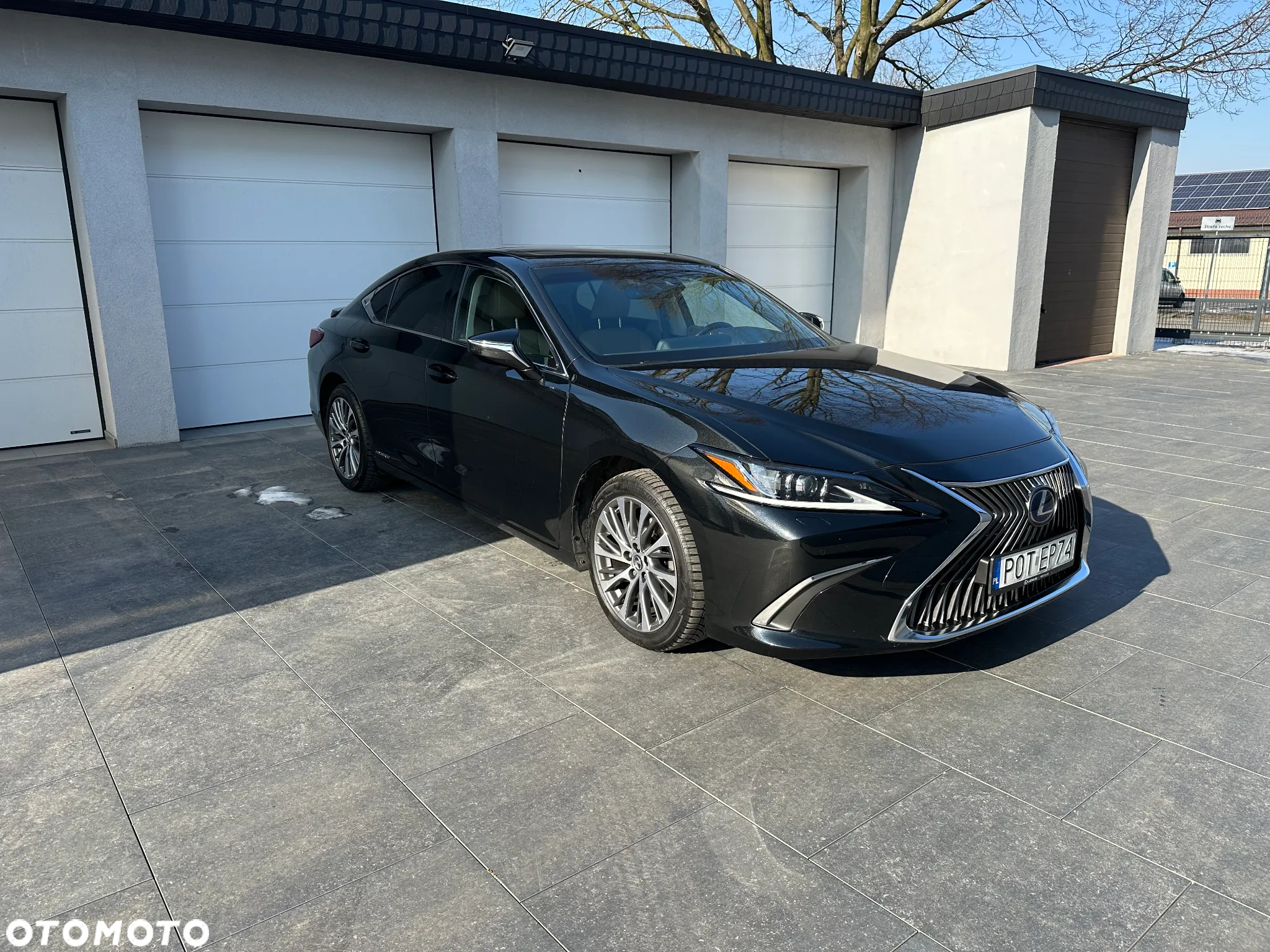 Lexus ES 300h Business Edition + - 2