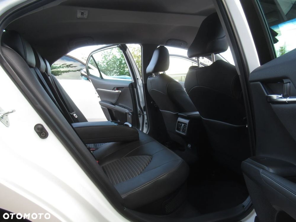 Toyota Camry 2.5 Hybrid Prestige CVT - 8