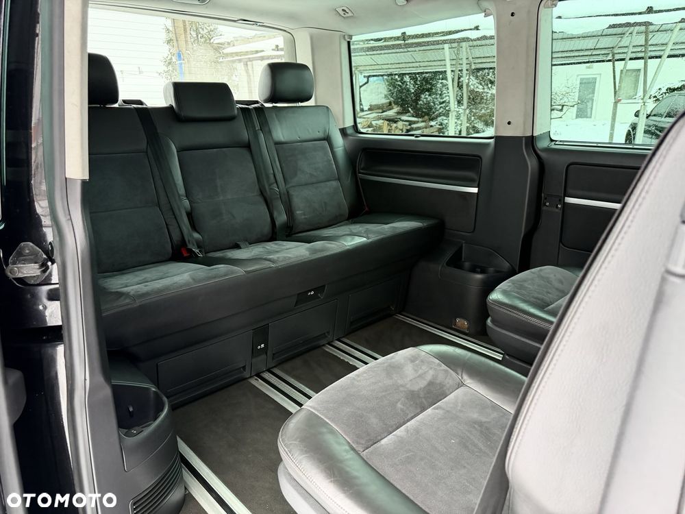 Volkswagen Multivan - 21