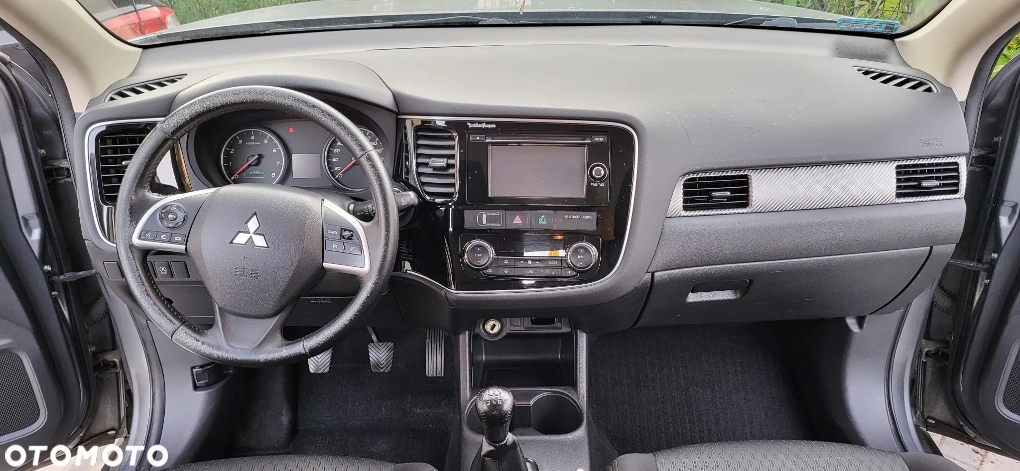 Mitsubishi Outlander - 10