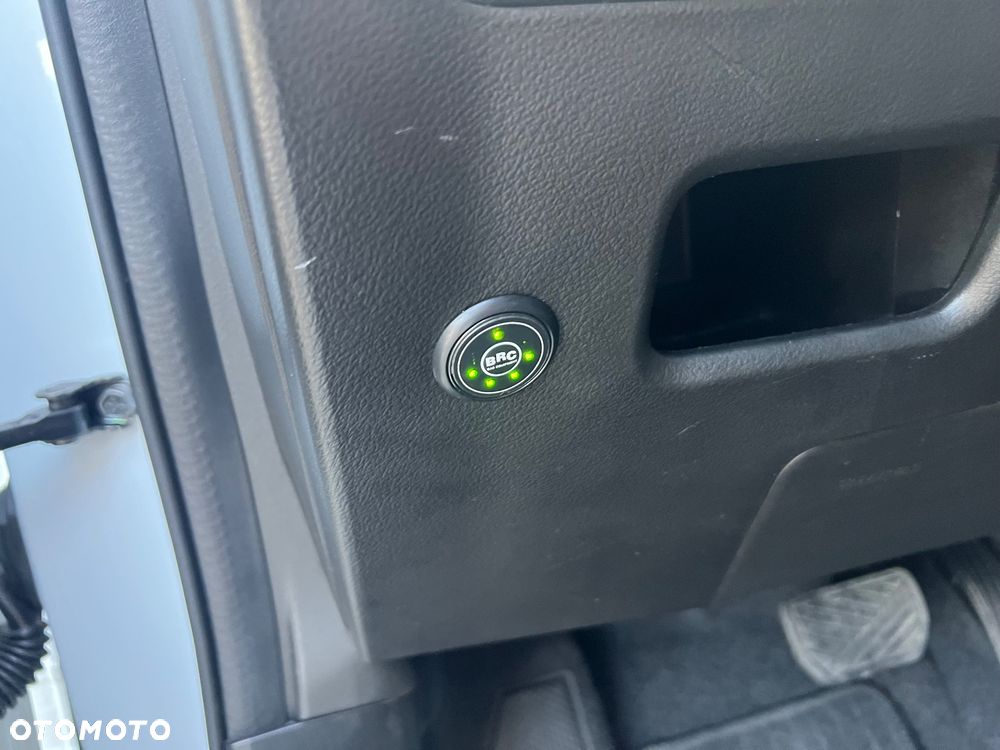 Suzuki Vitara 1.0 Boosterjet Premium 4WD - 23