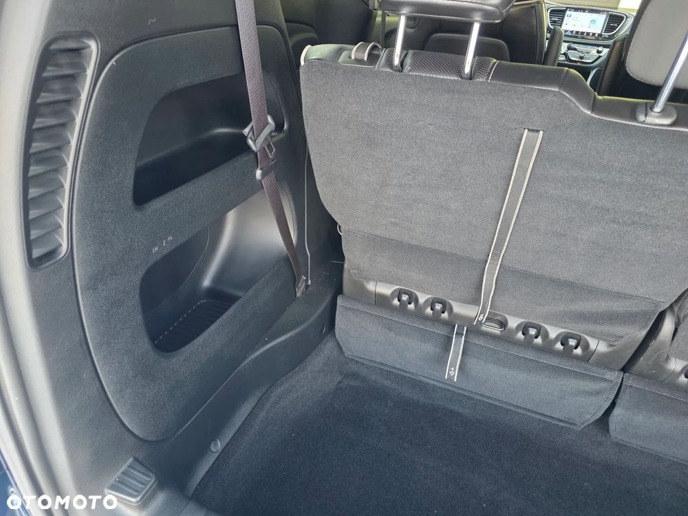 Chrysler Pacifica - 21